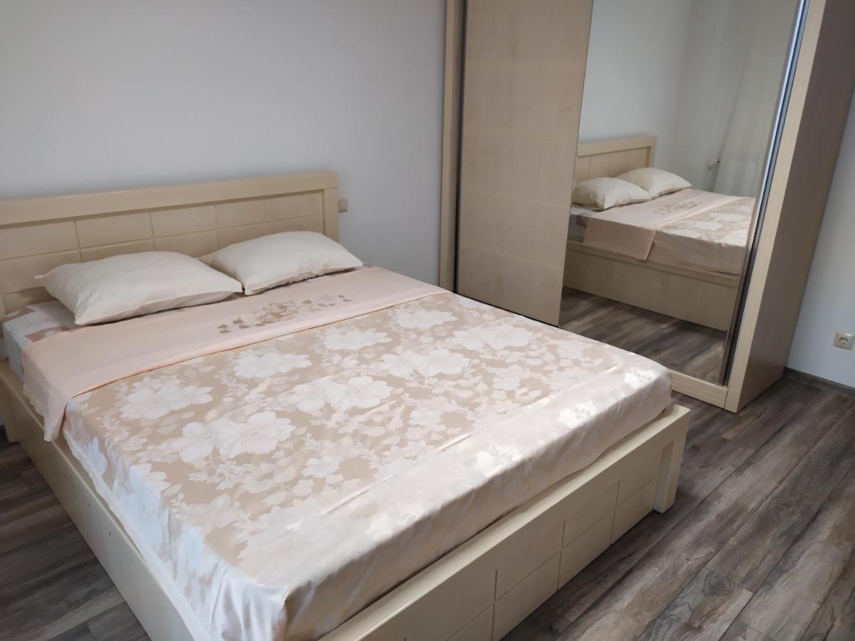 Tikas Home Апартаменты Tbilisi Esterno foto